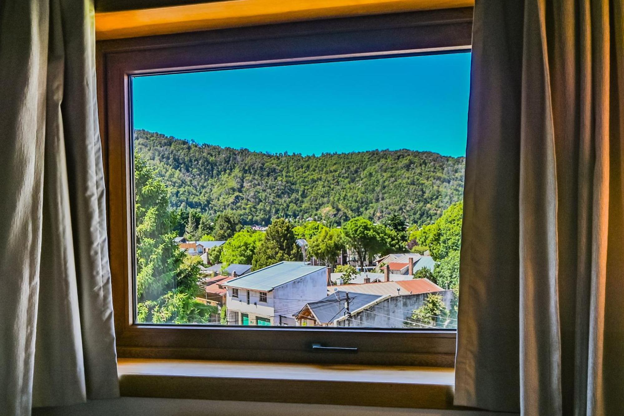 Hotel & Spa La Cheminee San Martin de los Andes Bagian luar foto
